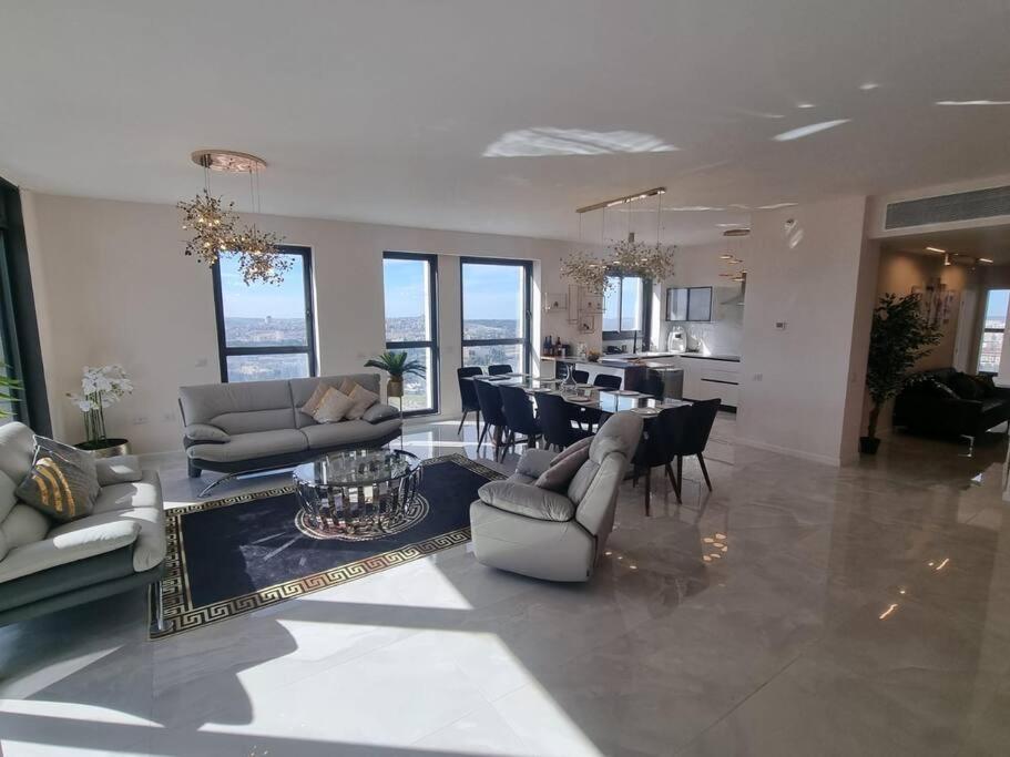 Jtower Royal Suites - The Penthouse - Alefimmoed Baitulmaqdis Luaran gambar